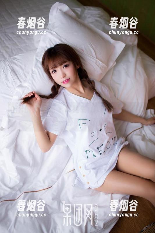 GIRLT果团网 - 瞧瞧龚玥菲的原图，温柔得像是一杯刚泡好的茶。