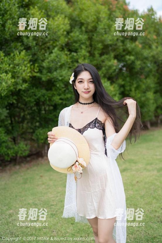 MiStar魅妍社 - 最新图集，Angela小热巴美腿抢镜，领导说要专注，心在腿上跑。
