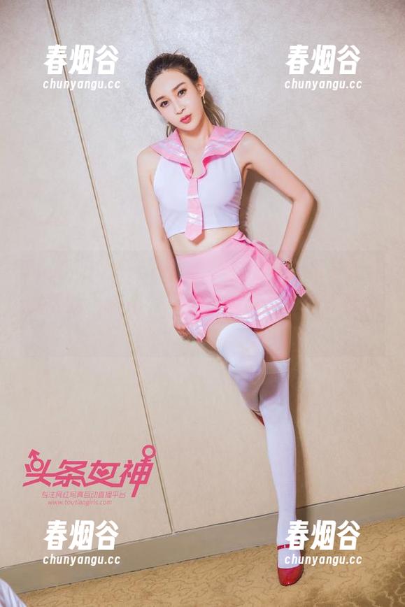 TouTiao头条女神 - 学妹私房合集，王佳凝让我不知不觉间想要慢慢沉醉在那种氛围里。