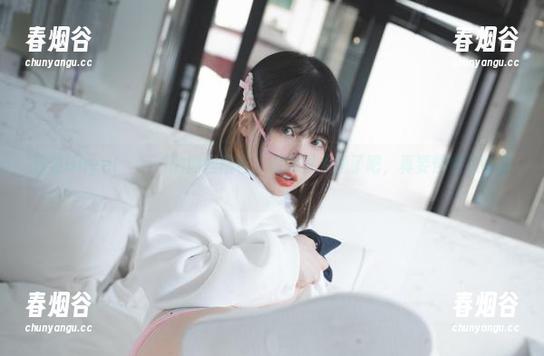 这位Uhye(이유혜)的肉丝图包，藏得也太深了吧，真要慢慢品味啊。