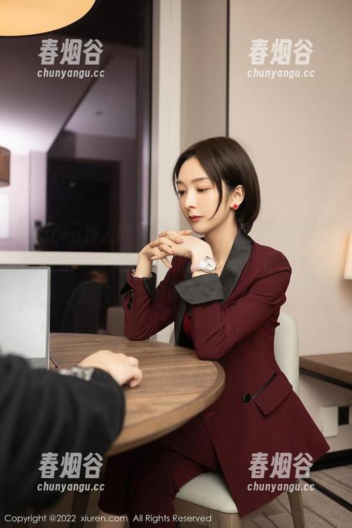 Xiuren秀人网 - 乔伊joy和她的白裙全集：这是一场充满惬意的对白…或许是单方面的？