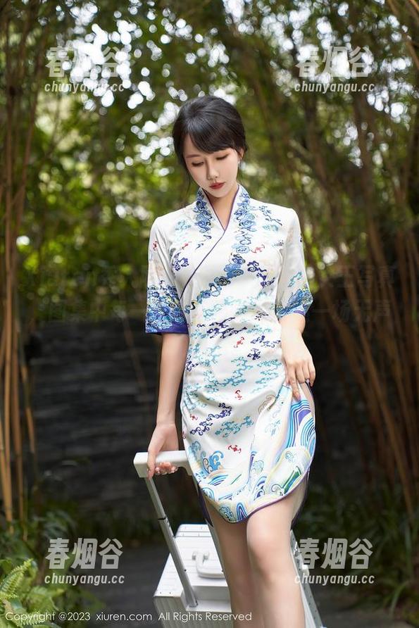 Xiuren秀人网 - 小猪peggy的女王写真，图集中每一张都在喧哗地讲述一场无声的统治。