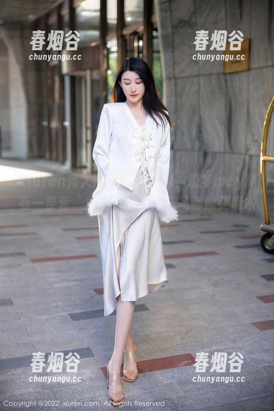 Xiuren秀人网 - 这些礼服，晓梦may真有一整套“魔法”，每张作品都像变魔术一样吸引眼球。