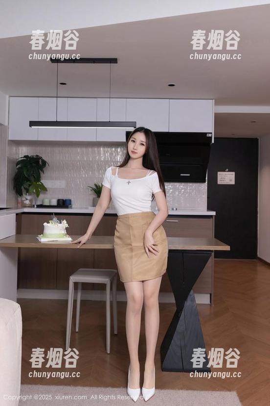 Xiuren秀人网 - 高清图集，杨倩倩的内衣大冒险，穿着与思绪交错的那种……