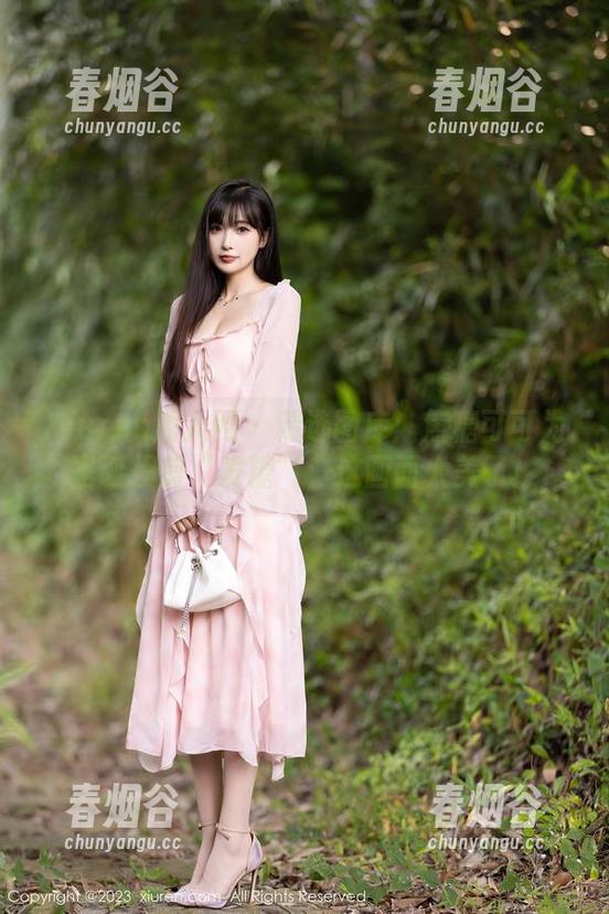 Xiuren秀人网 - 精选图库：焦糖可可为圣诞提前“发糖”，这画面太美了！
