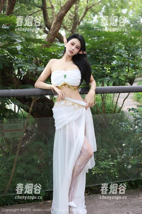 Xiuren秀人网 - 油腻配搭：看糯美子Mini在原图中实力演绎‘内衣和我的心事’！