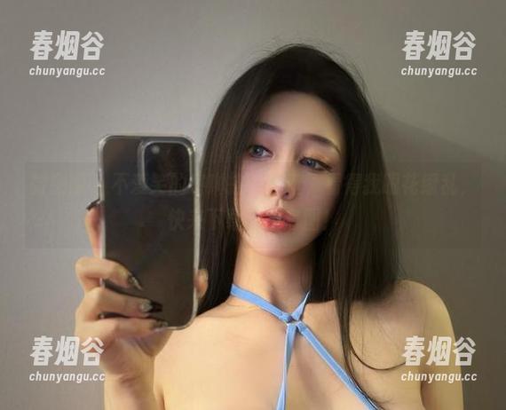 微密圈 - 不爱笑的赛琳搭配蕾丝，看得我眼花缭乱，快来下载这组套图！