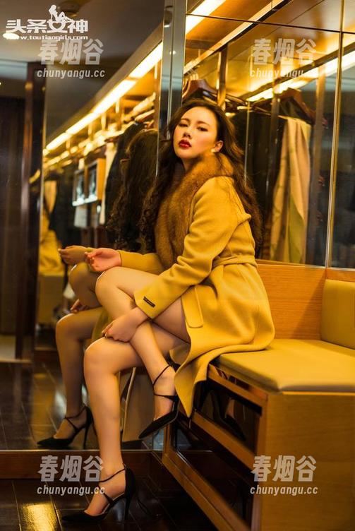头条女神-梁芮溪 头条女神 - 梁芮溪的问候:图集更新,居家也要转身的美丽!