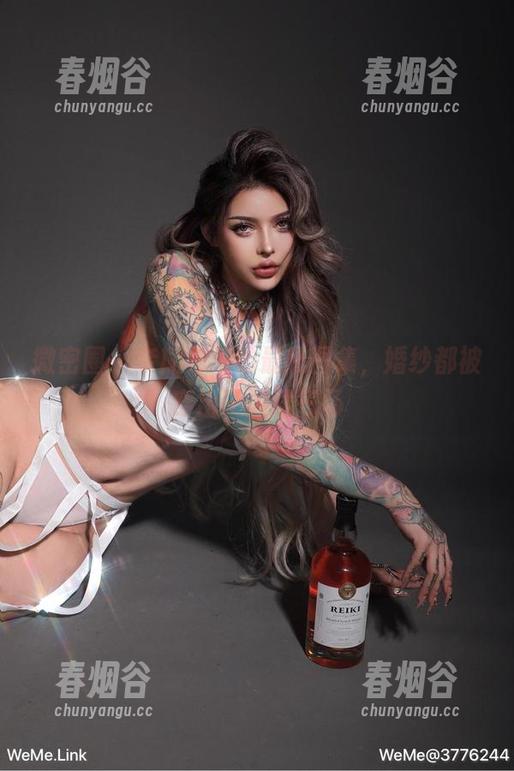 微密圈 - 奈斯希希的最新图集，婚纱都被穿出了凶猛气场