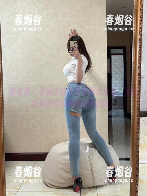 微密圈 - 看奶宝妹纸穿着蕾丝长裙，壁纸也忍不住想跑去请教时尚。
