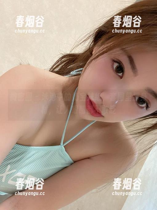 微密圈 - 泳池中的奶宝妹纸，套图里那身材，让人眼睛都不敢眨