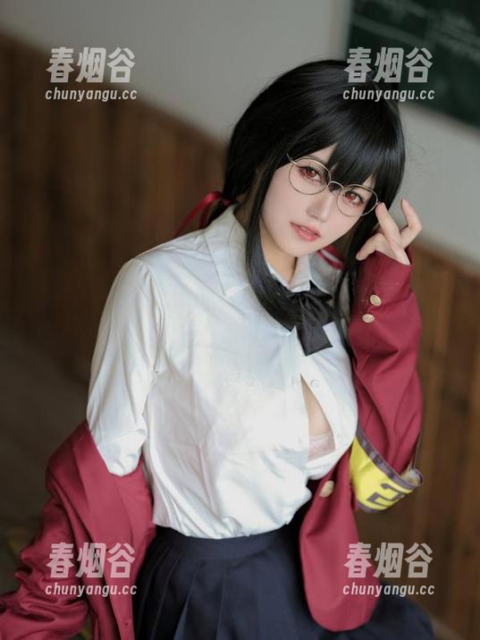 看！小仓千代w的靡烟旗袍套图，简单一瞥就心里乱乱的。