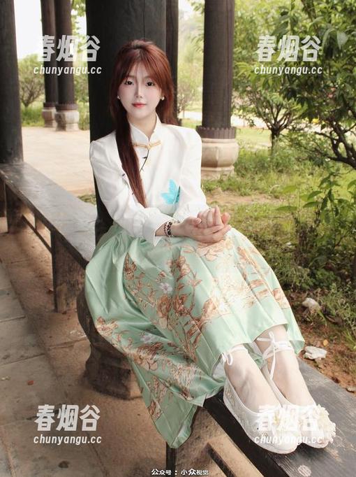 小众视觉 - 和服中的小薯条，怎么看都像个免费图集的封面
