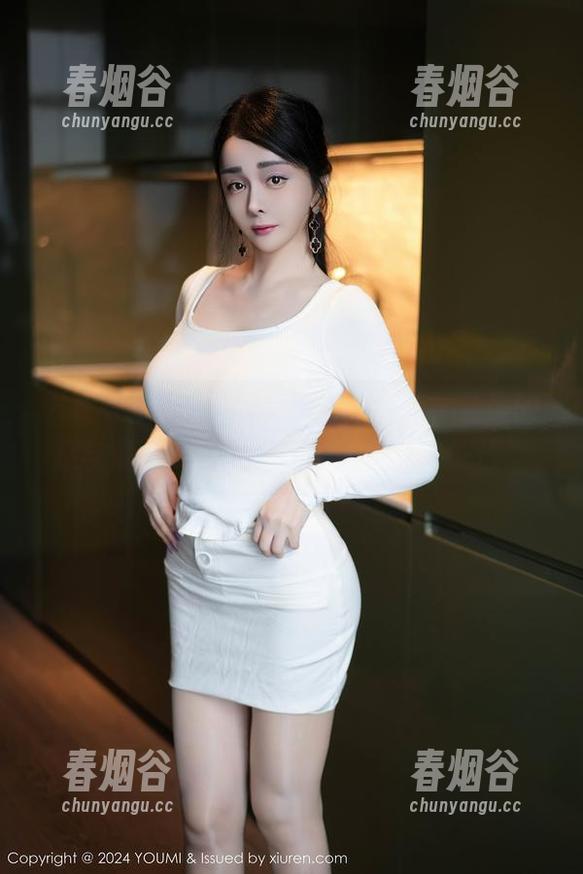 尤蜜荟 - 套图中的张思允Nice，柔美的腿与镜头对视，那是一种奇特的交流。