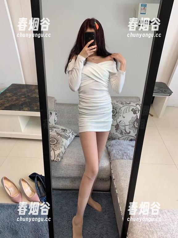 微密圈 - 黑丝搭档提袜少女给你免费套图，手快有手慢无，快来拯救你的相册！