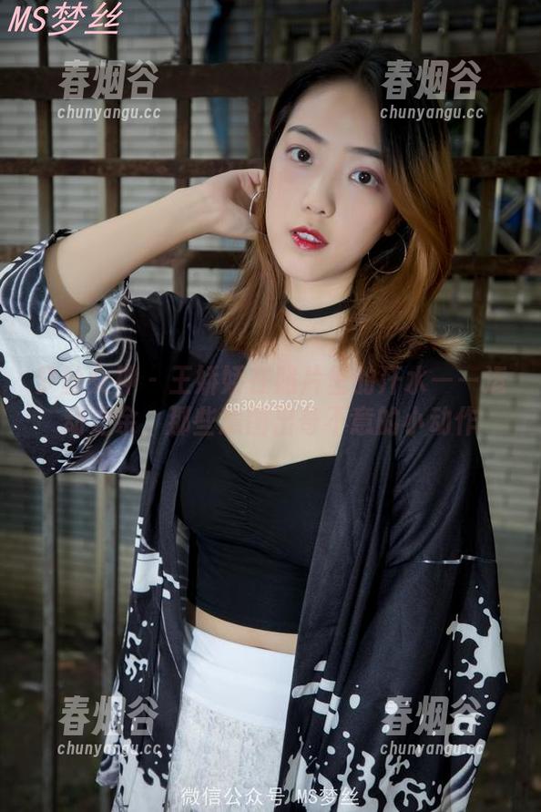 梦丝女神 - 王娇娇在照片里的汗水——运动之余，那些意图出奇不意的小动作
