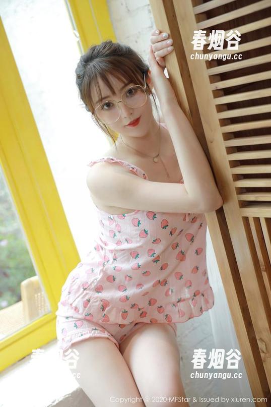 模范学院 - 校服新风潮，夏玲蔓让你惊讶——福利图包有人喜欢吗？