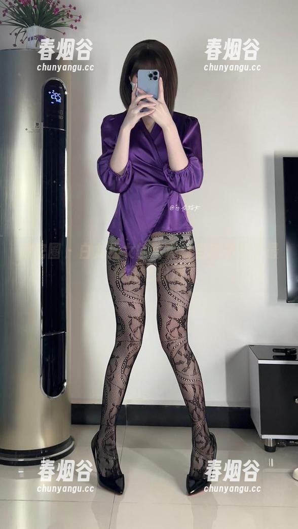 微密圈 - 白龙猫女的写真：当秘书成了最佳角色扮演