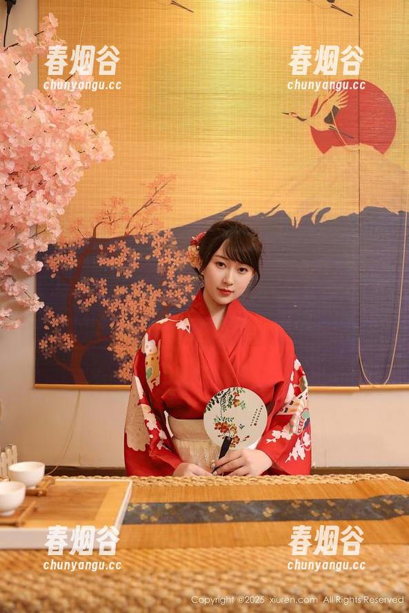秀人网 - 礼服大变身，Miko酱的图片肆意展现优雅与俏皮的碰撞
