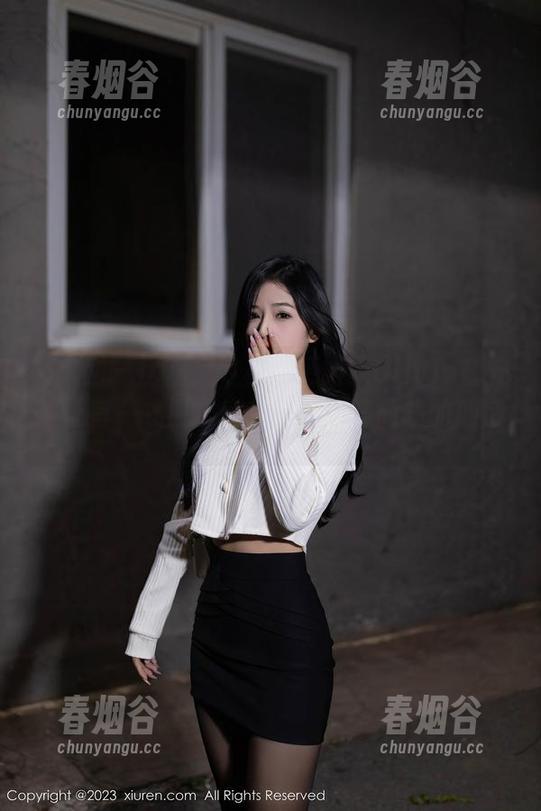 秀人网 - 比基尼写真集更新：Olivia童安琪让每一寸肌肤都在诉说不言而喻的期待。