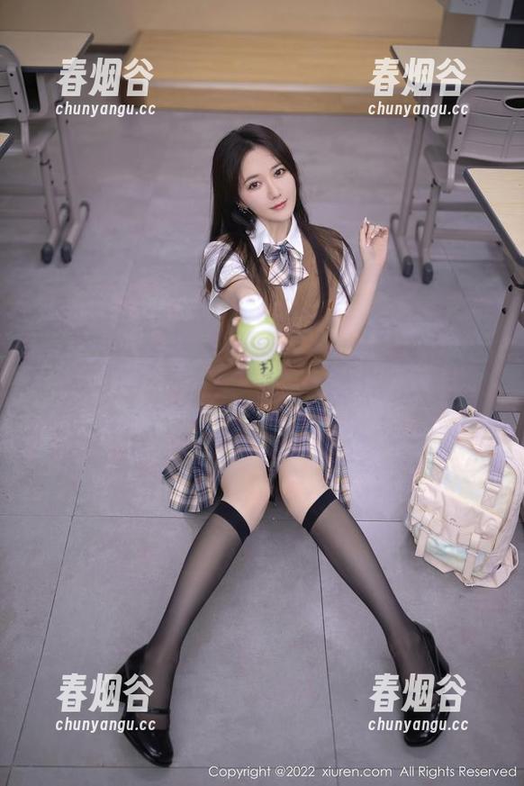 秀人网 - 无圣光写真里，芭比KIKI与比基尼的嬉戏