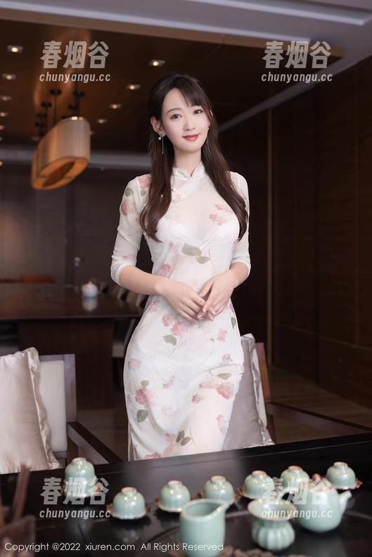 秀人网 - 免费！蓝夏Akasha的天台美图，果然让人怦然心动。