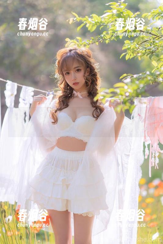 更新！米线线sama的旅拍图集：她是否成功和每一个海鸥合个影？