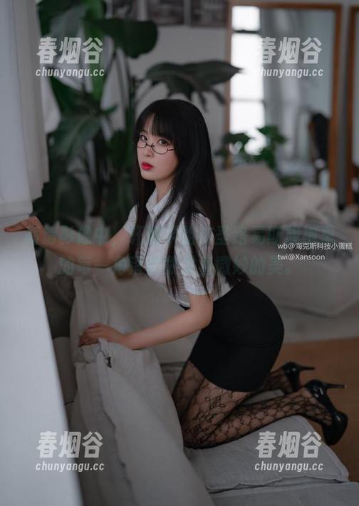 高清影像中，轩萧学姐在圣路易斯旗袍里的每一角落都散发着微妙的美。
