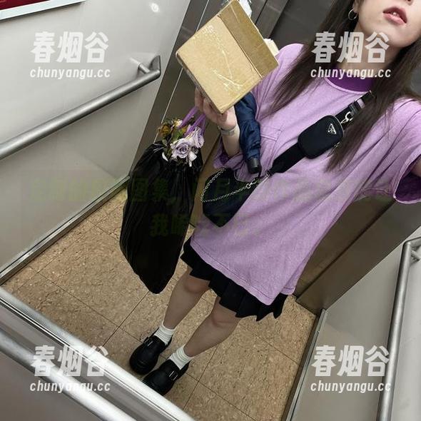 定制的校服图集，闪月半的作品总是能让我唏嘘不已。