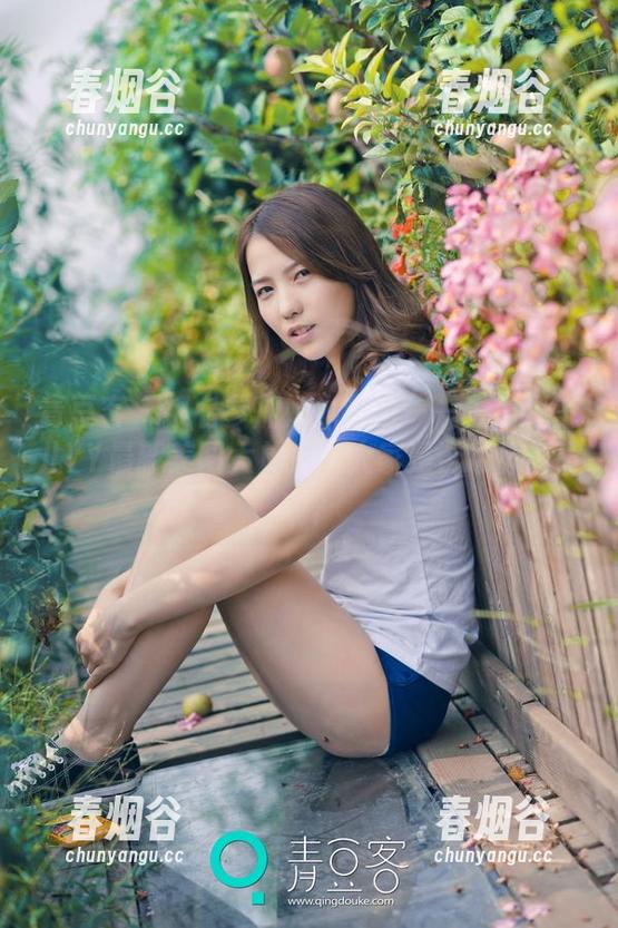 青豆客 - 报名参加奶牛超模——主播颖莹儿YY最新美图大放送，大家是否也舔屏了呢？
