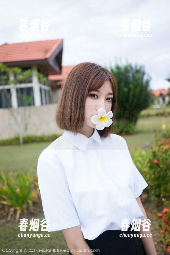 魅妍社 - 运动图集里糯美子Mini实际在那打完球一身汗，我却只在这里挥挥手，真有趣。