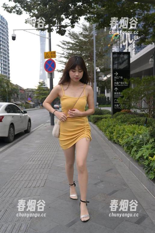 魔镜街拍 - 曼曼与她的奶牛写真：一剂绝对有趣的“反牛”效果！
