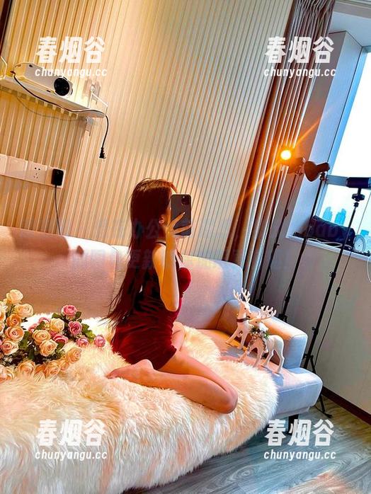 微密圈 - 想在办公桌前遐想，黎允熙baby的图包更新助你加班更有趣！